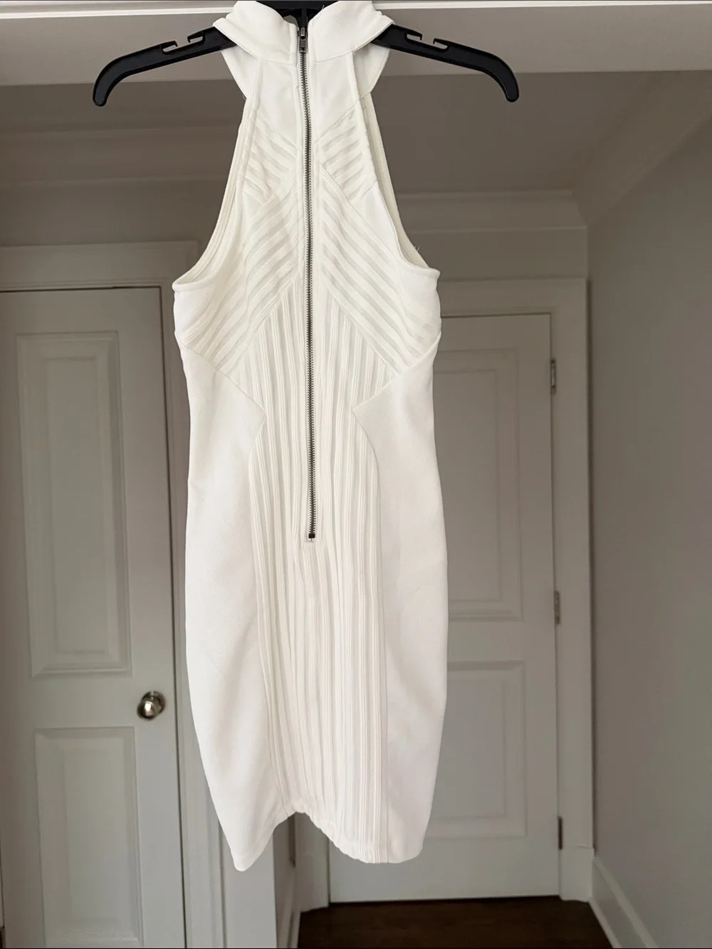 Rumor Sleeveless creamy White Pleated Halter Neck Dress - Picture 2 of 3